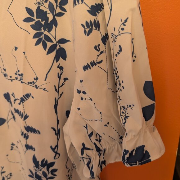 Womens Blue & White Floral Blouse, Lace Trim, Size 2XL, Cut Small, New - Picture 3 of 6